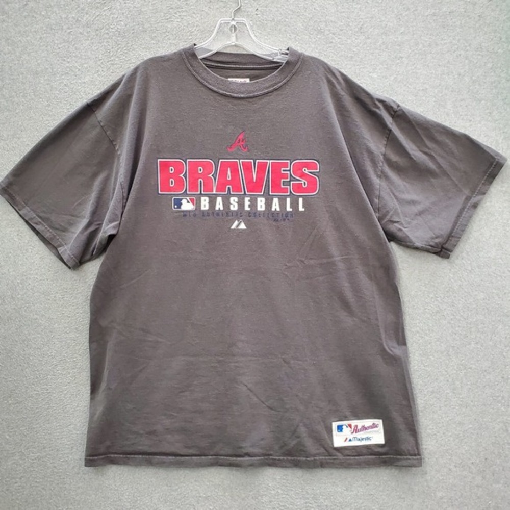 Altanta Braves Men T-Shirt XL Gray Logo Majestic Graphic Short Sleeve Crew Neck
